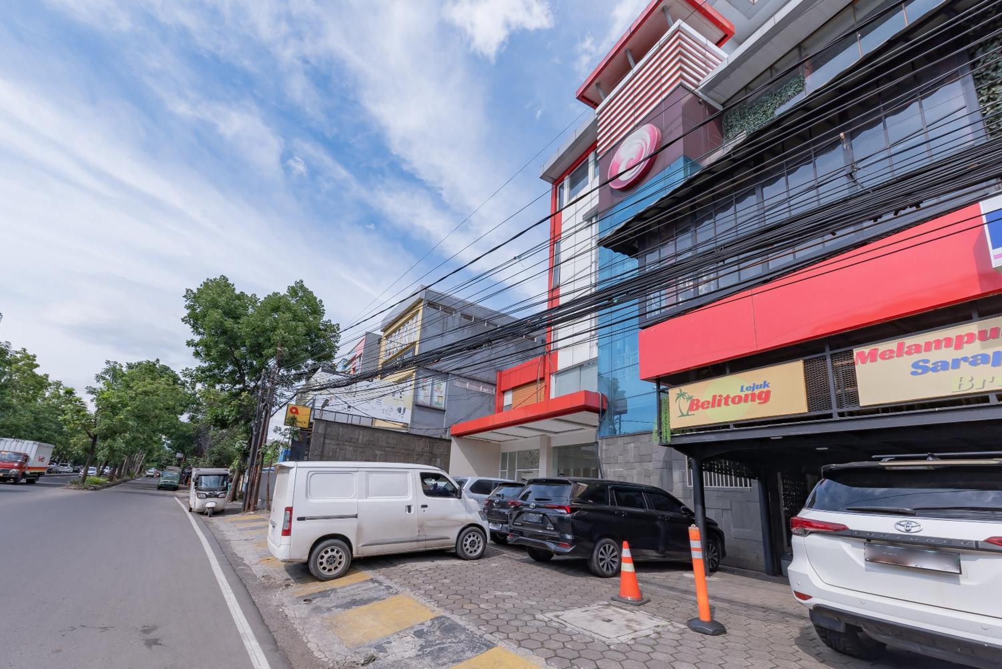 Sans Hotel Diemdi Kiaracondoong Bandung Buitenkant foto